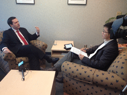 聯邦移民部長康尼
接受新時代電視專訪