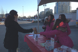 Miss Chinese Vancouver Contestants Volunteer with Richmond Cares