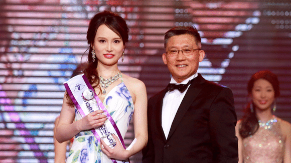 Miss Chinese Vancouver Pageant 2018 “Classics ∞ Abound”<br>#2 Alice Lin Crowned Miss Chinese Vancouver 2018<br>