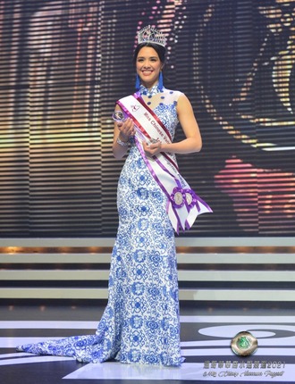 No. 4 Cindy Wu Crowned Miss Chinese Vancouver 2021