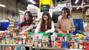 Miss Chinese Vancouver Winners visit Richmond Food Bank
